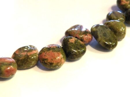 Unakite, side-drilled chips. 40cm-0