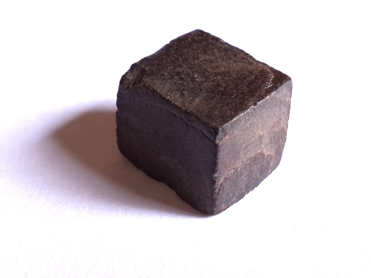 Devils dice limonite after pyrite 1-2cm-23400