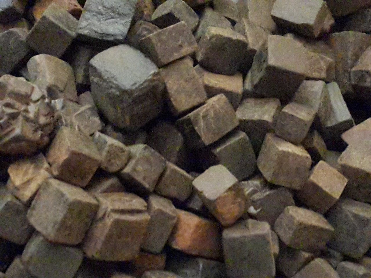 Devils dice limonite after pyrite 1-2cm-23404