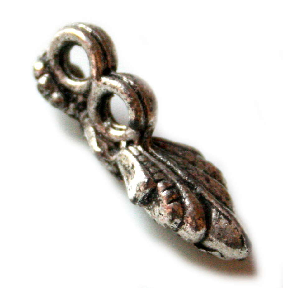 Double spacer in a leaf design 25x8mm-37700