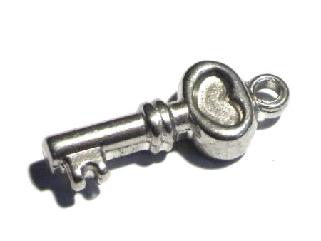 Key charm in stainless steel 19mm