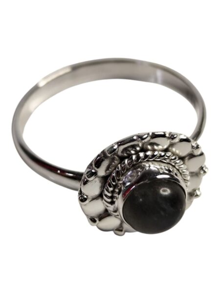 Labradorite ring in 925 silver, Round cut, size 8