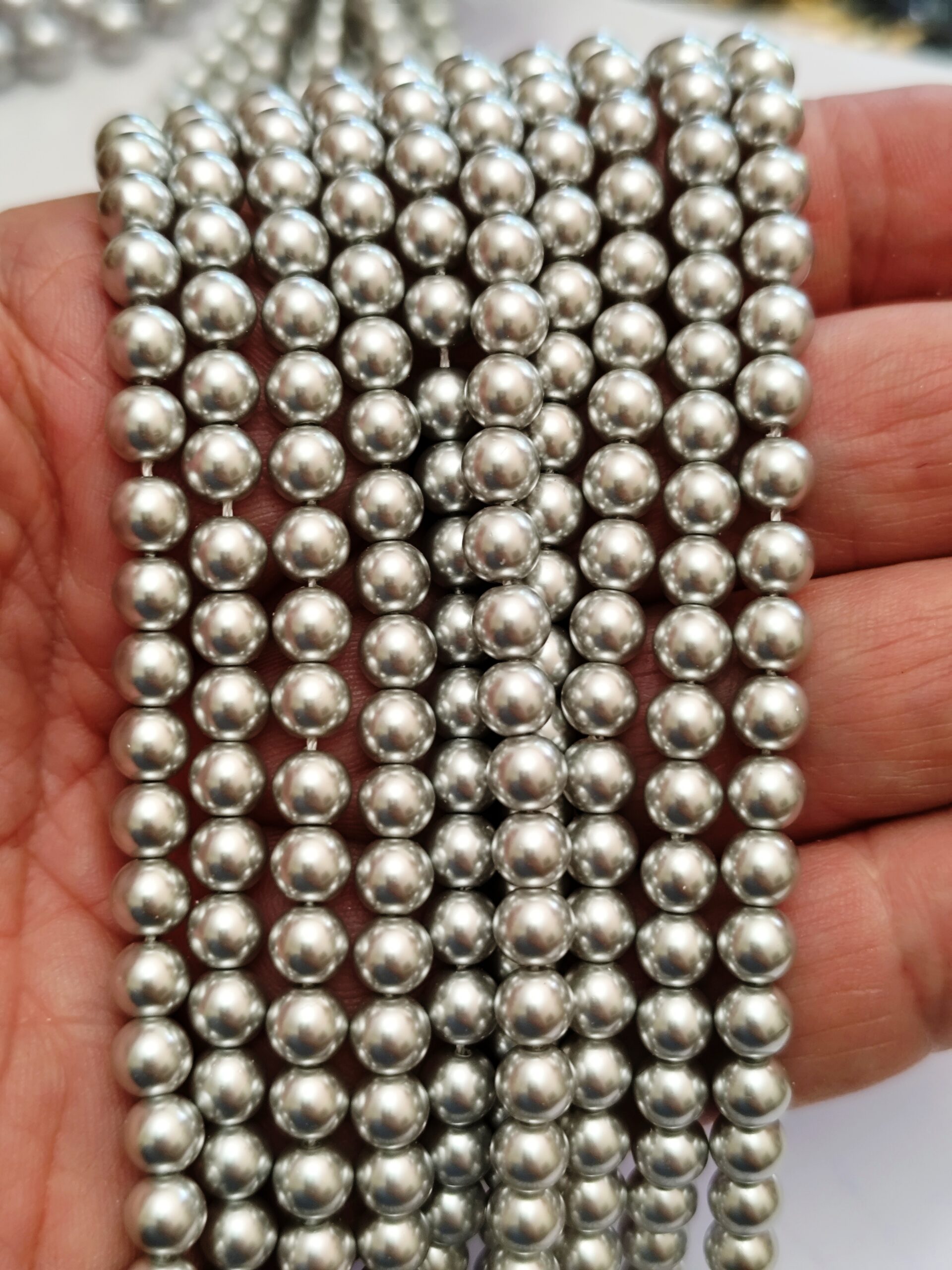 Grey Shell pearl bead string, 6mm, 40cm - Image 2