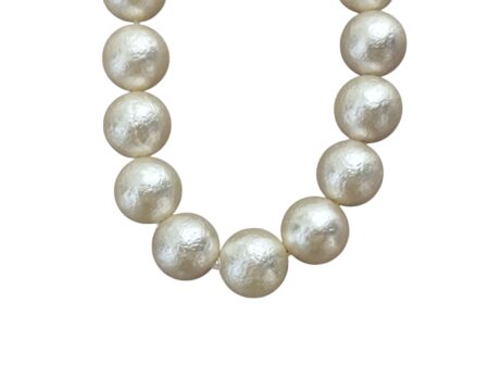 Cream Textured Shell pearl bead string, 10mm, 40cm