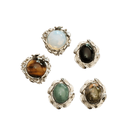 Flower cabochon pendant in Base Metal with various stones. 14mm