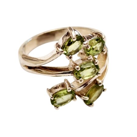 Oval cut Peridot cluster ring in 925 silver, size 7