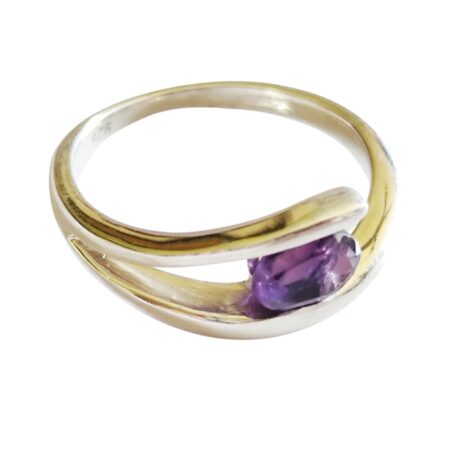 Amethyst Oval cut ring set in 925 silver, size 9