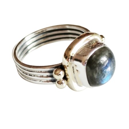 Cushion cut labradorite ring with bezel setting set in 925 silver, size 9
