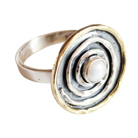 Freshwater pearl abstract style ring set in 925 silver, size 8