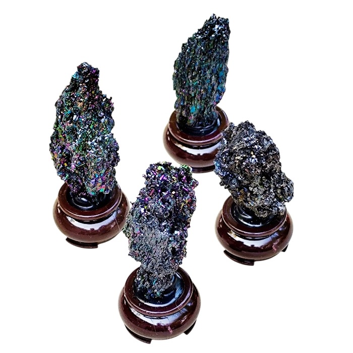 Carborundum crystal on stand, 7.5-9cm high - Image 2