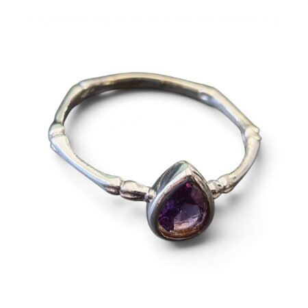 Amethyst Pear cut Solitaire ring in 925 silver, size 10