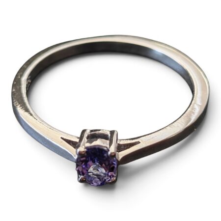Tanzanite Oval cut Solitaire ring in 925 silver, size 8