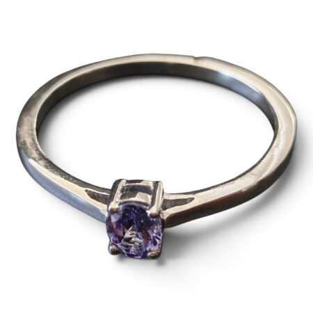 Tanzanite Oval cut Solitaire ring in 925 silver, size 9