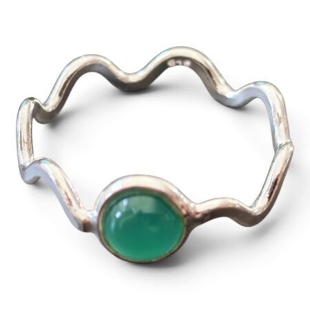 Green chalcedony round Cabochon wavy band ring in 925 silver, size 9